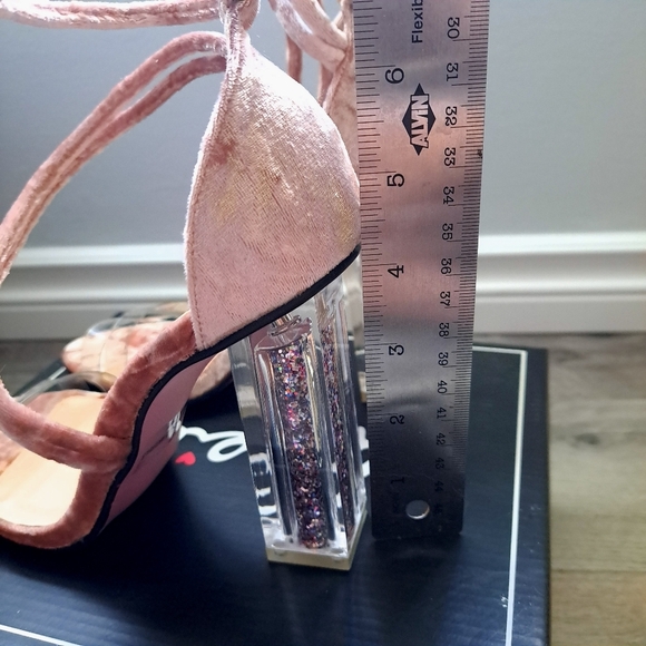 Qupid | Pink crush velvet ~ open toed chunky glitter heel with straps - Picture 9 of 11
